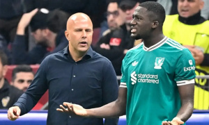 Slot khẳng định Liverpool muốn trói chân Konate