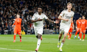 Vinicius lập cú đúp, Real vượt mặt Barca chiếm ngôi đầu La Liga