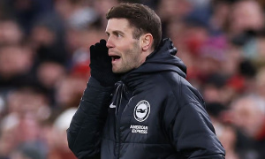 Fabian Hurzeler nổi giận vì quả phạt đền của Salah tại Anfield