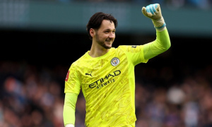 Màn tỏa sáng đẩy James Trafford rời xa Man City