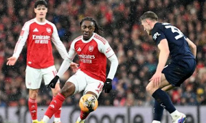 Eze thể hiện phẩm chất ngôi sao, Arteta thừa nhận sự hài lòng