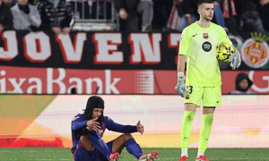 Joan Garcia đơn độc gồng gánh hàng thủ Barca