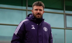 Man Utd gạt cảm xúc để định đoạt tương lai của Carrick