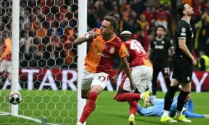 Chơi hơn người, Galatasaray vùi dập Juventus với 5 bàn thắng