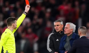 Mourinho tố trọng tài thiên vị Real Madrid