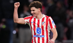 Arsenal và Chelsea vỡ mộng chiêu mộ Alvarez