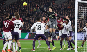 Eric Steele giải mã bước ngoặt giúp Lammens thăng tiến tại Man Utd