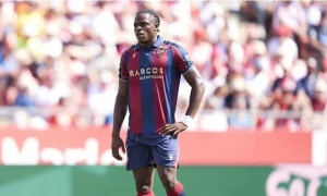 Eyong từ chối đề nghị 30 triệu euro từ Nga để chờ MU