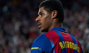 Romano hé lộ khúc mắc vụ Barca mua đứt Rashford