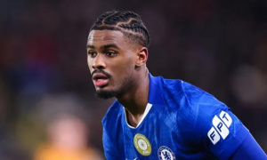 Cựu trợ lý Sir Alex khuyên MU chiêu mộ Jorrel Hato