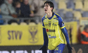 Chelsea tranh sao trẻ Keisuke Goto với Tottenham