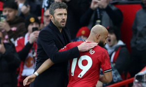 Carrick cần làm được điều Amorim từng thất bại trước Everton
