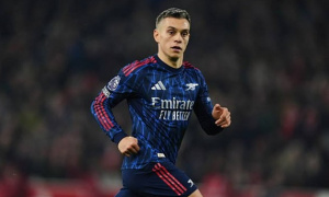 'Vũ khí hạng nặng' Trossard là chìa khóa hạ Tottenham