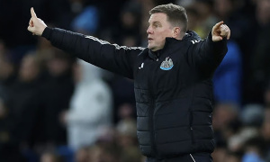 Eddie Howe từ chối đổ lỗi trọng tài dù Newcastle thua oan