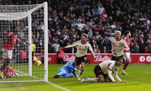 Carragher gọi trận thắng của Liverpool là vụ trộm lớn nhất