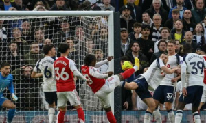 Thua thảm 1-4, HLV Tottenham khen Arsenal hay nhất thế giới