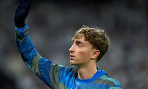 Dean Huijsen xin lỗi vì bài đăng nhạo báng người châu Á