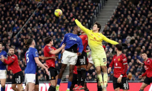 Fan MU tôn vinh Lammens hơn cả người ghi bàn Sesko