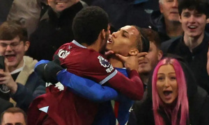 Chelsea, West Ham mất 625 ngàn bảng vì ẩu đả