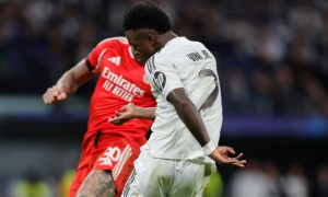 Vinicius lập công, Real Madrid ngược dòng hạ Benfica giành vé đi tiếp