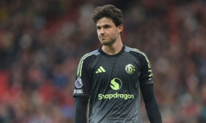 Lammens chung mâm Martinez ở chỉ số cứu thua đặc biệt