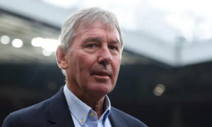 Bryan Robson thúc giục MU mua 2 ngôi sao Ngoại hạng Anh