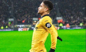 Gục ngã trước Wolves, Aston Villa nguy cơ bị Man Utd san bằng điểm số