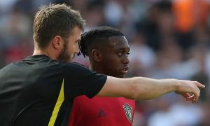 MU lột xác, Wan-Bissaka ủng hộ Carrick làm HLV trưởng