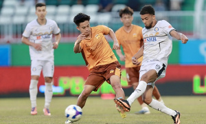 10 tuyển thủ U23 Việt Nam đối mặt nguy cơ xuống hạng