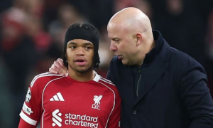 Arne Slot từ chối 'đốt cháy giai đoạn' với Rio Ngumoha