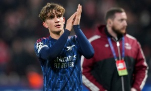 Max Dowman tái xuất, U21 Arsenal mất người phút cuối