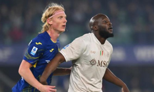 Lukaku hóa người hùng phút bù giờ, Napoli nghẹt thở hạ Verona