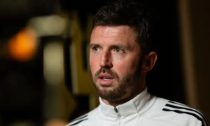 Carrick muốn Old Trafford bùng nổ trước Palace