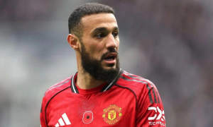 Mazraoui chỉ ra lý do Carrick phù hợp với MU