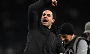 Quỹ lương Arsenal cao hơn Chelsea 42 triệu bảng