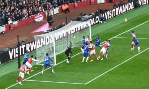 Liam Rosenior chỉ ra 2 'tử huyệt' của Chelsea sau thất bại trước Arsenal