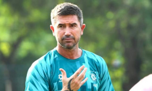 Thua Viettel, Kewell mượn Ngoại hạng Anh chê công tác trọng tài