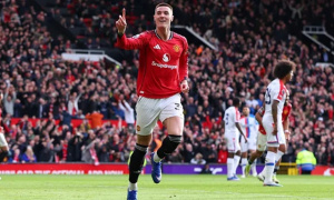 Neville gọi Sesko là nhân tố thay đổi cuộc chơi