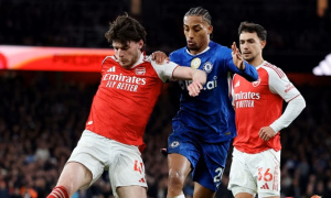 Declan Rice thể hiện đẳng cấp ra sao trước khi tập tễnh rời sân?