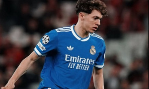 Arbeloa trình làng sao trẻ 18 tuổi ở đội hình chính Real