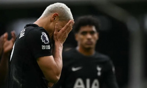 Dàn sao Tottenham mất nửa lương nếu rớt hạng