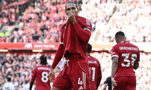 Van Dijk sắp đạt cột mốc 100 trận đá chính liên tiếp cho Liverpool