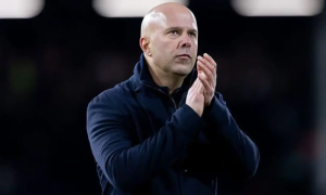 Liverpool mất Wirtz, Gomez đá chính đấu Wolves