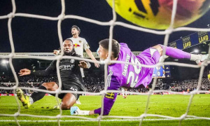 Thay thế Haaland, Semenyo sắm vai ác mộng mới của Arsenal