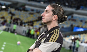 Flamengo trảm Filipe Luis vì đi đêm với Chelsea