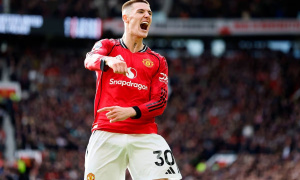 Cựu sao MU so sánh Benjamin Sesko với Van Nistelrooy