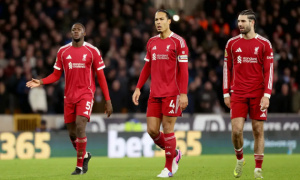 Vướng mắc tiền lương, MU chưa thể gia hạn với Mainoo