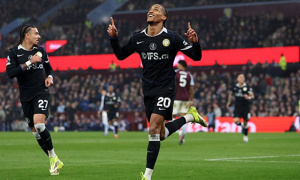 Hat-trick của Pedro đưa Chelsea chiếm vị trí thứ 5 trên BXH Ngoại hạng Anh