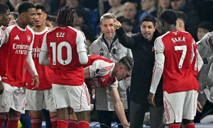 Lấy 3 điểm từ Brighton, Arsenal bứt tốc bỏ lại Man City