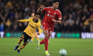 Arne Slot chỉ ra cách các đối thủ đang bắt bài Gravenberch